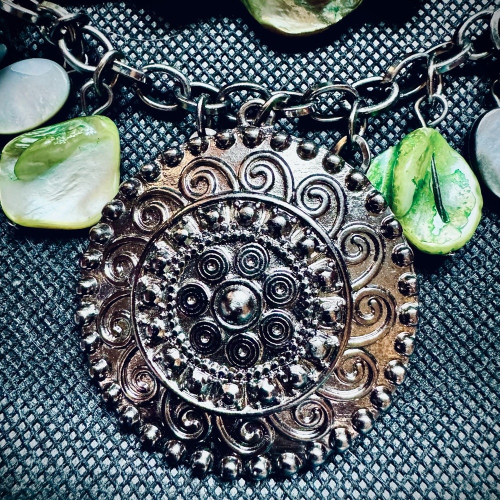 Elegant Silver and Green Pendant Necklace